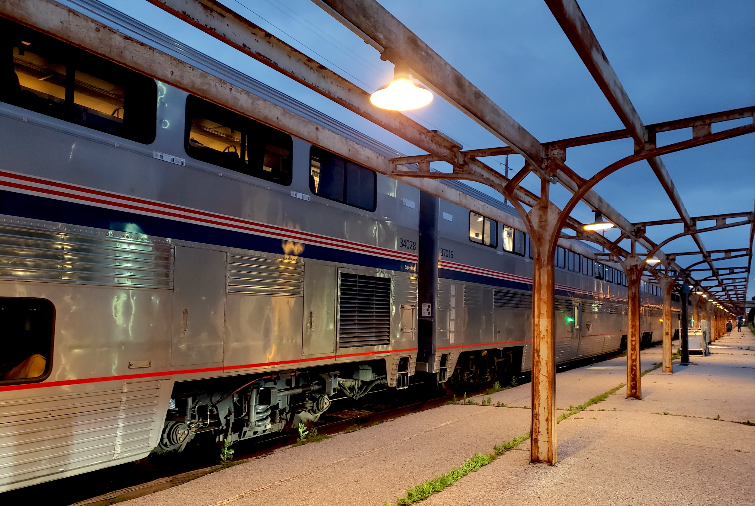 Essentials to Survive Sleeping in Coach on Amtrak Trains - Voyage Scribe